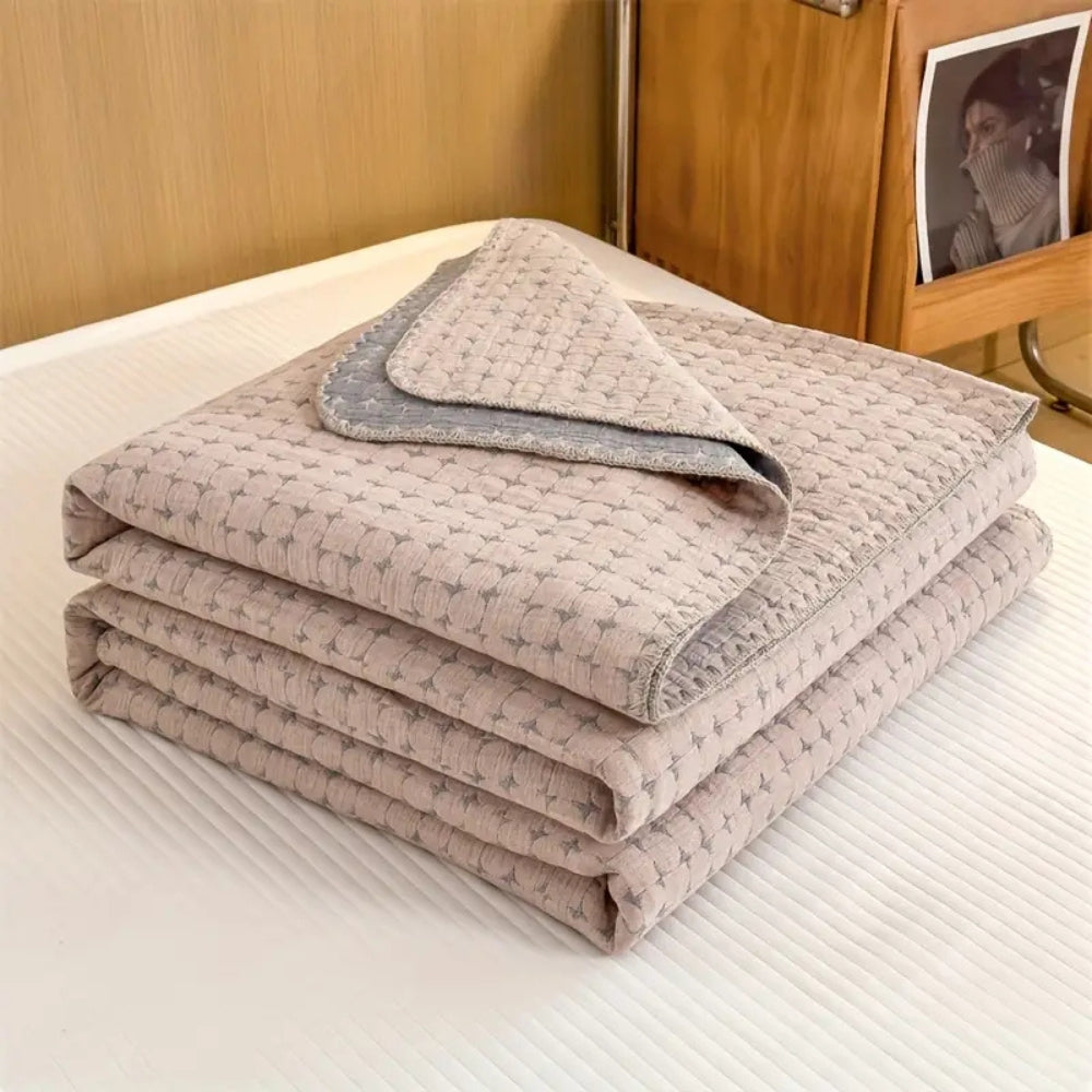 MatelasseSeersuckerReversibleCottonBlanket_5